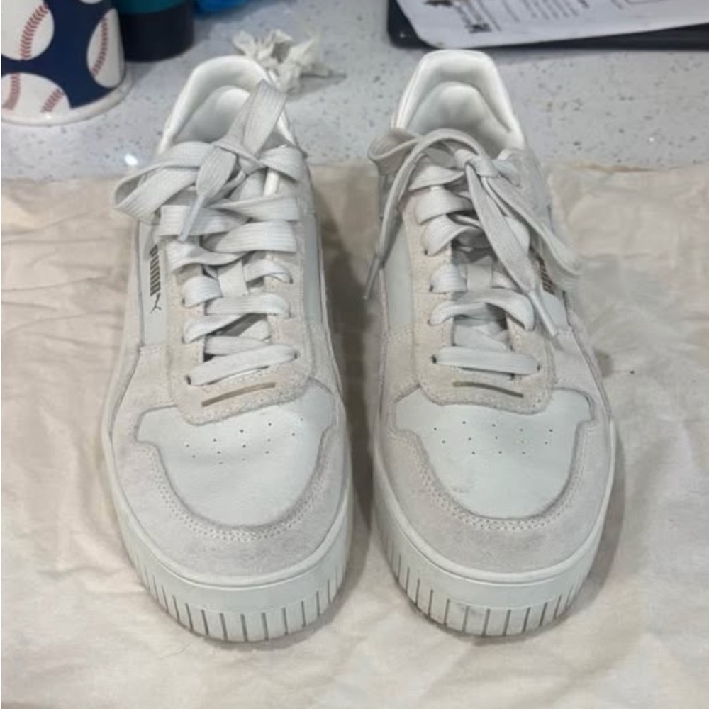 Puma Women's Beige Sneakers